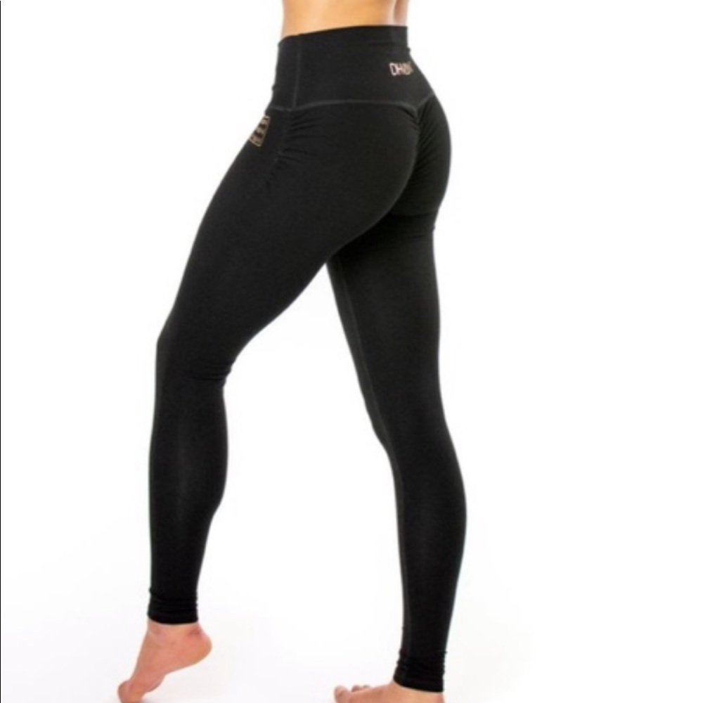 Scrunched booty leggings. Blue color